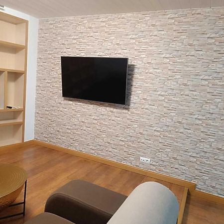 하카 Precioso Atico Con Bonitas Vistas A La Pena Oroel 아파트 외부 사진