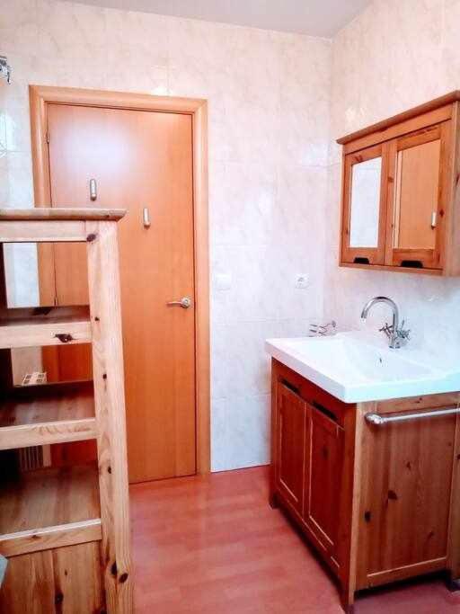하카 Precioso Atico Con Bonitas Vistas A La Pena Oroel 아파트 외부 사진