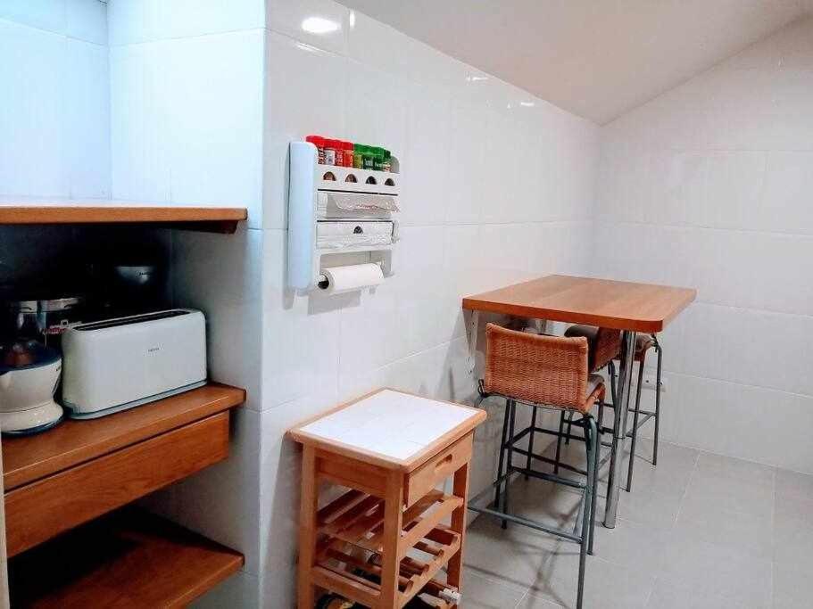하카 Precioso Atico Con Bonitas Vistas A La Pena Oroel 아파트 외부 사진
