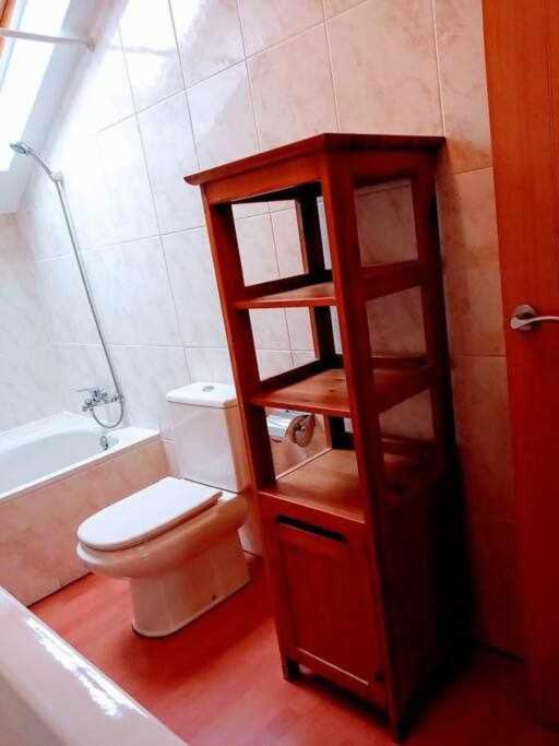 하카 Precioso Atico Con Bonitas Vistas A La Pena Oroel 아파트 외부 사진